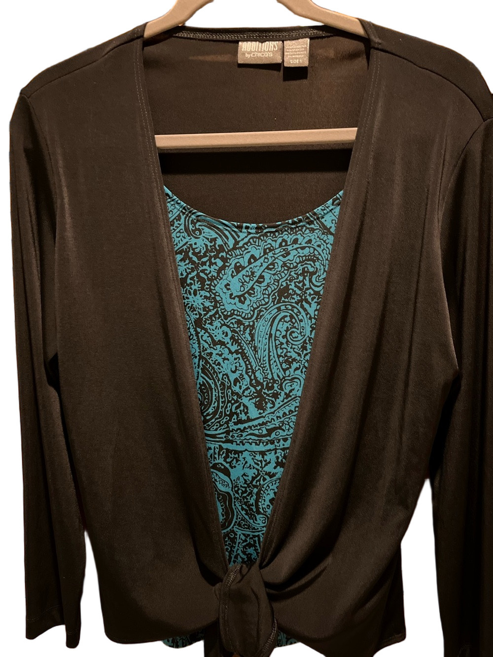 72. WOMENS CHICO’S 1/M DETAIL TOP